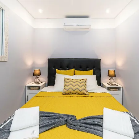 Happy House Apartment *