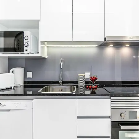 Happy House קסקאיס