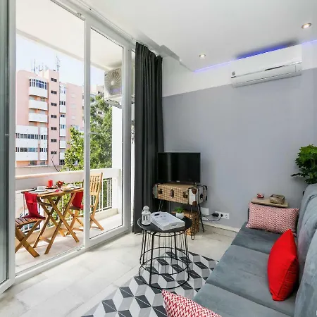 Happy House קסקאיס